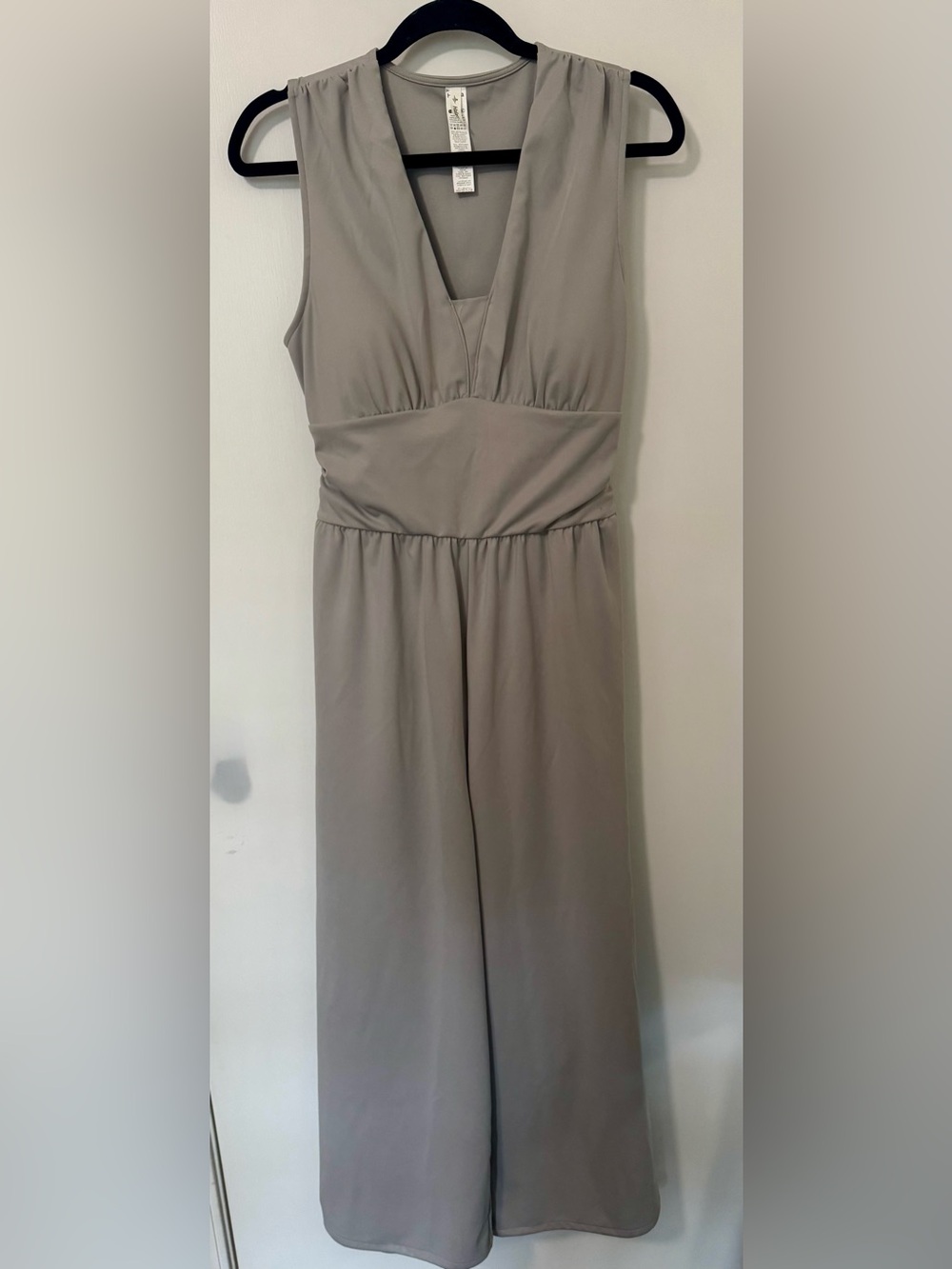 HALARA Strapless V-Neck Wide-Leg Jumpsuit in Taupe Gray
